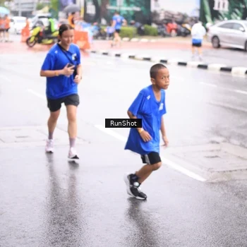 Runner Photo 7935851