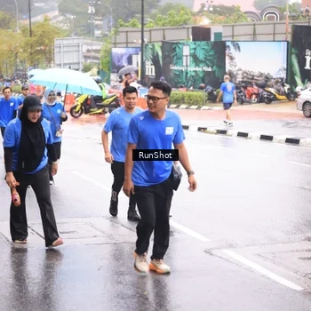 Runner Photo 7935864