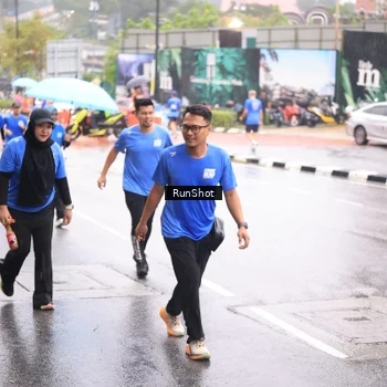 Runner Photo 7935874