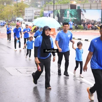 Runner Photo 7935880