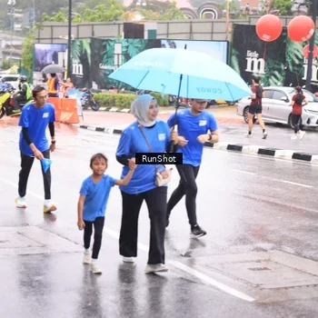 Runner Photo 7935914