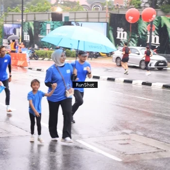 Runner Photo 7935918