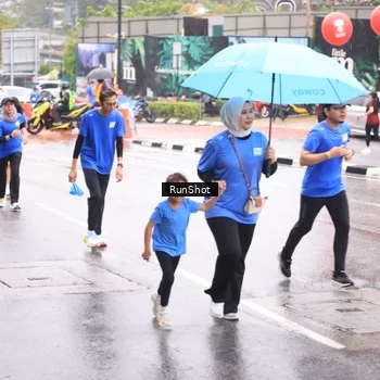 Runner Photo 7935919