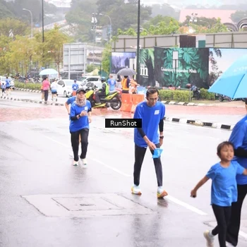 Runner Photo 7935927