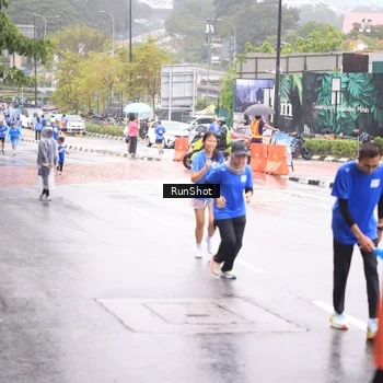 Runner Photo 7935937