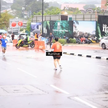 Runner Photo 7935945