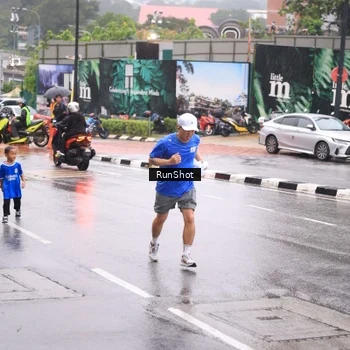 Runner Photo 7935947