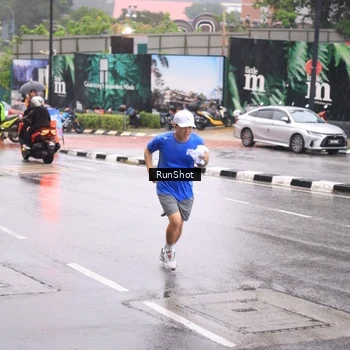 Runner Photo 7935950