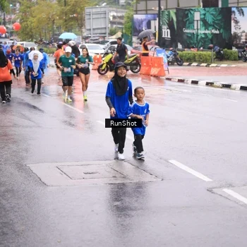 Runner Photo 7935967