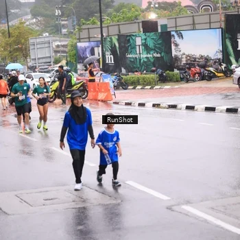 Runner Photo 7935969