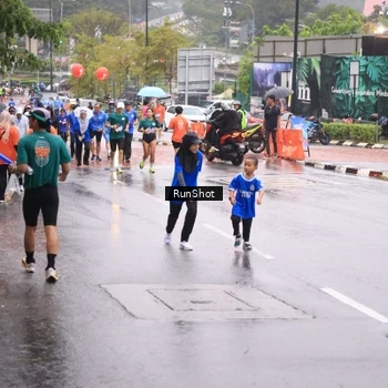 Runner Photo 7935970