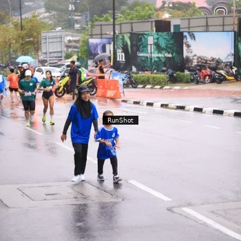 Runner Photo 7935971