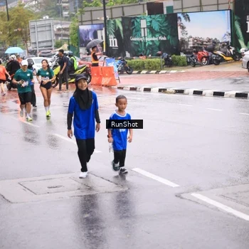 Runner Photo 7935972