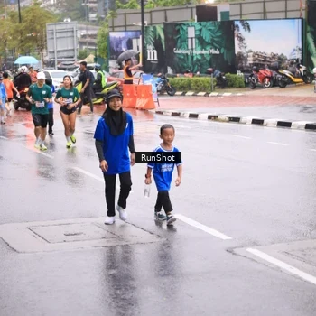 Runner Photo 7935973