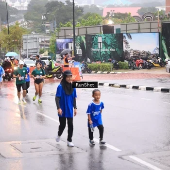 Runner Photo 7935977