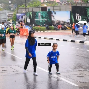 Runner Photo 7935979