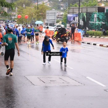 Runner Photo 7935981