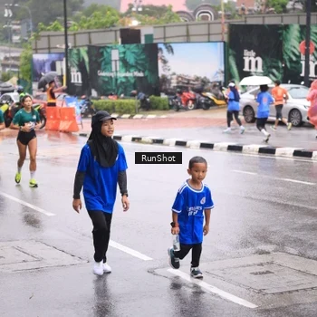 Runner Photo 7935983