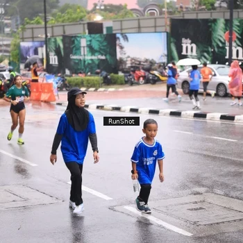 Runner Photo 7935988