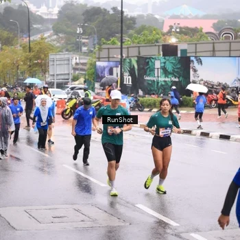 Runner Photo 7935991