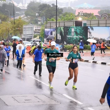 Runner Photo 7935992
