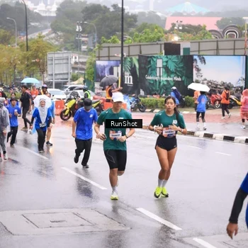 Runner Photo 7935993