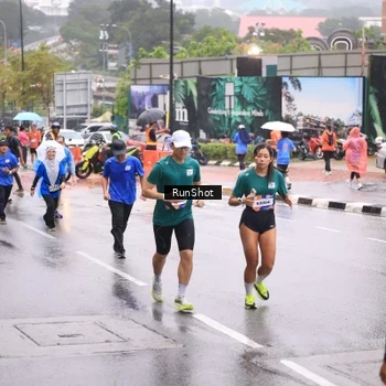 Runner Photo 7935994