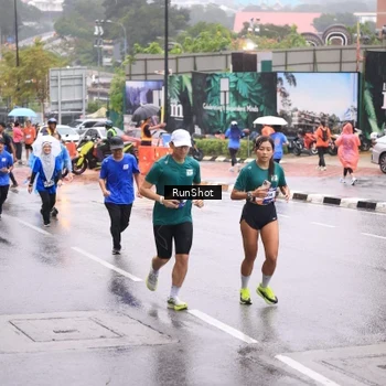 Runner Photo 7935995