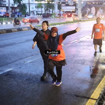 Runner Photo 7935997