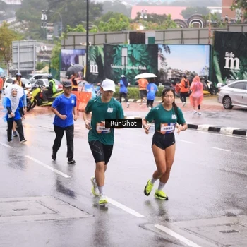 Runner Photo 7935999