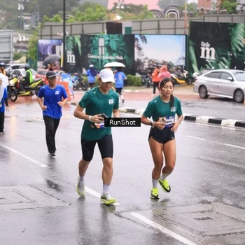 Runner Photo 7936003