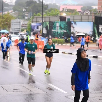 Runner Photo 7936004