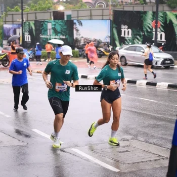 Runner Photo 7936009