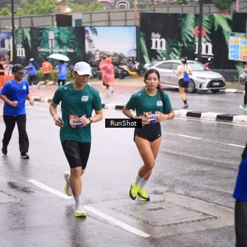 Runner Photo 7936010