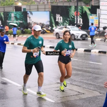 Runner Photo 7936012