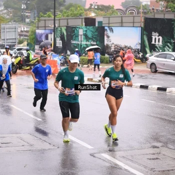 Runner Photo 7936014