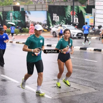 Runner Photo 7936015