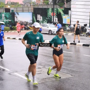 Runner Photo 7936020