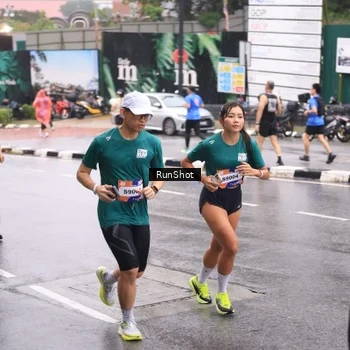 Runner Photo 7936022