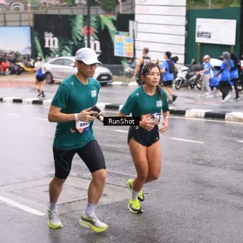 Runner Photo 7936026