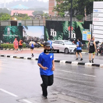 Runner Photo 7936029