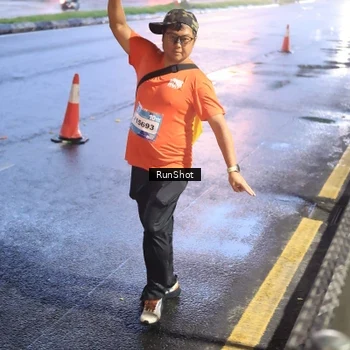 Runner Photo 7936031