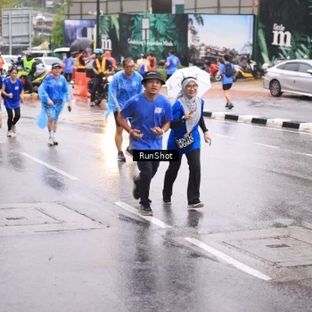 Runner Photo 7936039