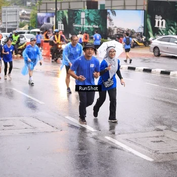 Runner Photo 7936040