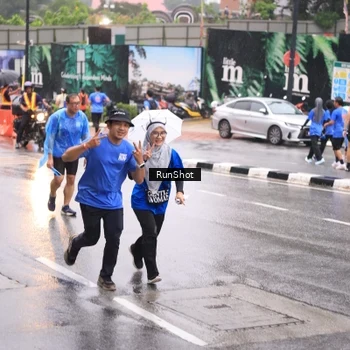 Runner Photo 7936042