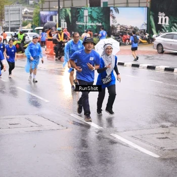 Runner Photo 7936043