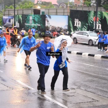 Runner Photo 7936044