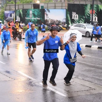 Runner Photo 7936045
