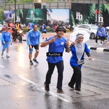 Runner Photo 7936047