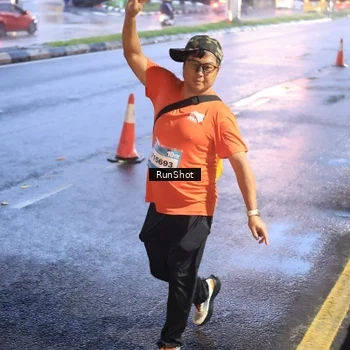 Runner Photo 7936052